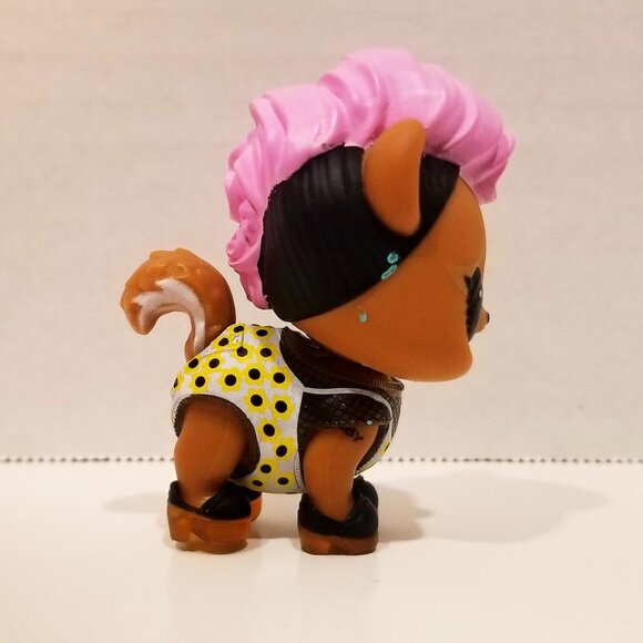 L.O.L. Surprise! Pets "Grunge Skunk" & Accessories, VGUC - Picture 11 of 13